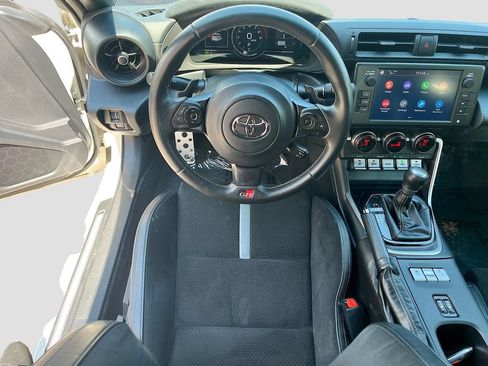 Used 2023 Toyota GR86 Premium w/ ALL Weather Mat Package (TMS) RWD image 22