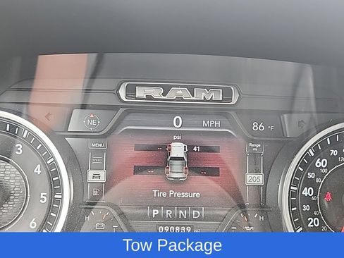 Used 2019 RAM 1500 Big Horn AWD/4WD image 11