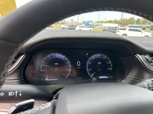 Used 2024 Jeep Grand Cherokee Limited w/ Black Appearance Package image 23