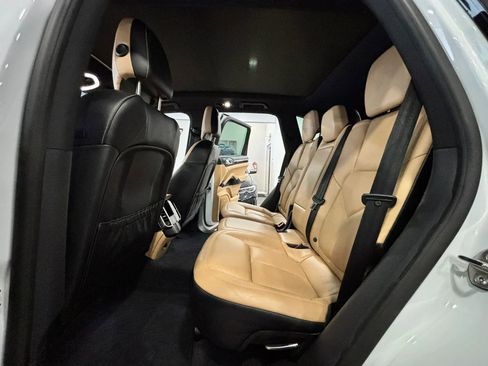 Used 2017 Porsche Cayenne Platinum Edition w/ Premium Package (PJV) image 16