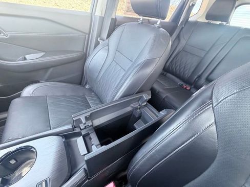 Certified 2022 Nissan Rogue Platinum w/ Head-Up Display Package image 19