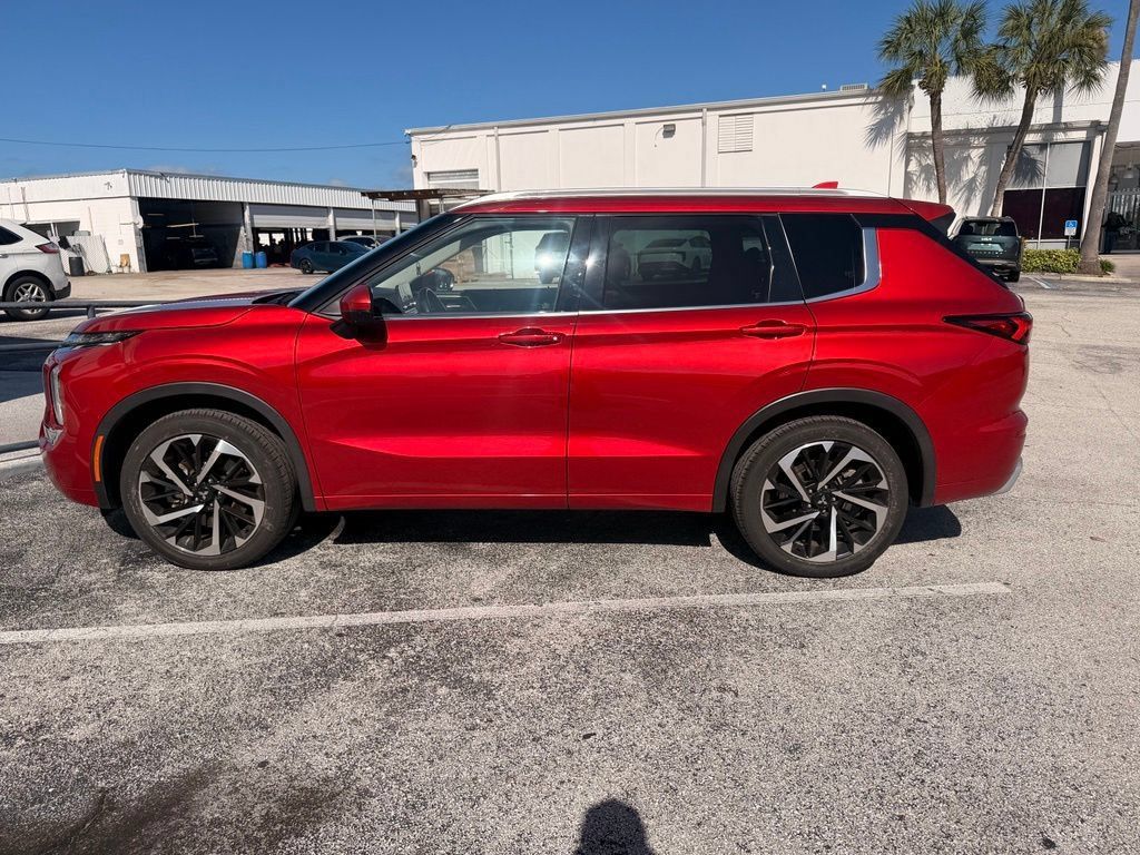 Used 2023 Mitsubishi Outlander SEL FWD image 16