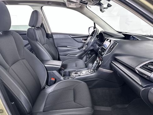 Used 2023 Subaru Forester Premium image 29