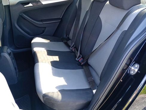 Used 2017 Volkswagen Jetta S w/ Jetta S Cold Weather Package FWD image 16