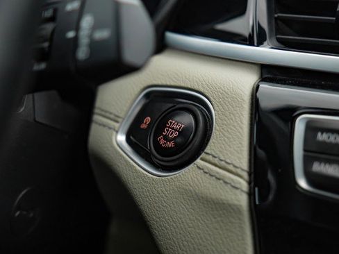 Used 2022 BMW X1 xDrive28i w/ Premium Package image 19