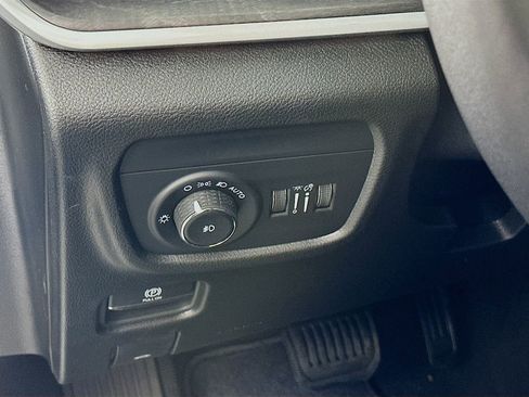 New 2025 Jeep Grand Cherokee Limited image 15