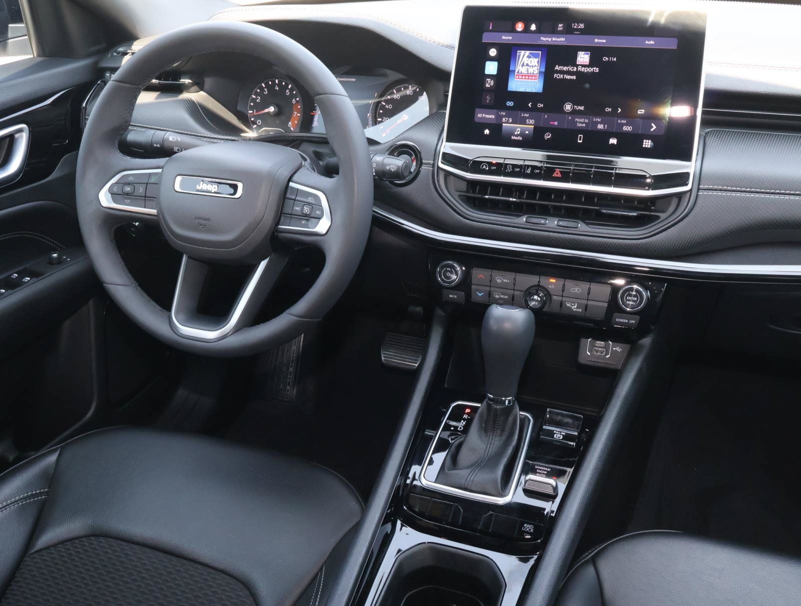 Used 2023 Jeep Compass Latitude AWD/4WD image 10
