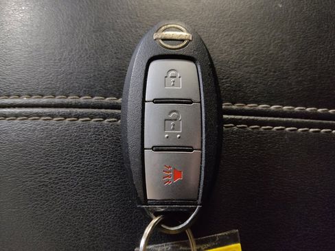 Used 2022 Nissan Pathfinder S FWD image 32
