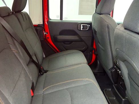 Used 2025 Jeep Wrangler Unlimited Sahara w/ Safety Group image 23