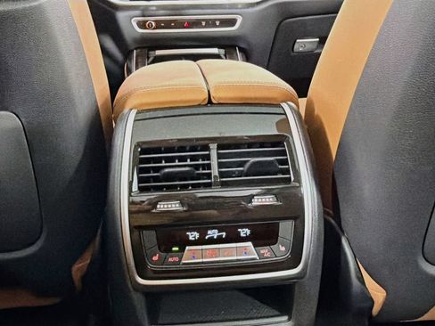 Used 2024 BMW X7 xDrive40i AWD/4WD image 27