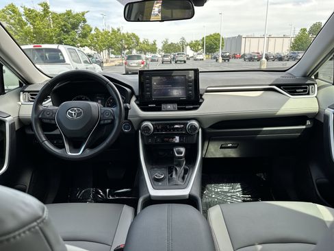 Used 2022 Toyota RAV4 XLE Premium AWD/4WD image 29