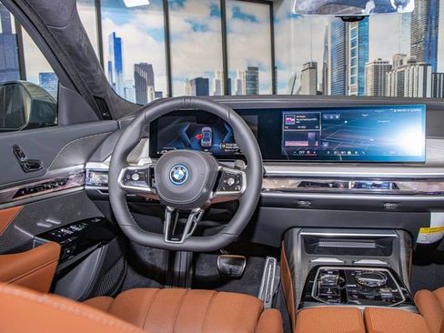 Used 2026 BMW 750e xDrive w/ Autobahn Package image 16