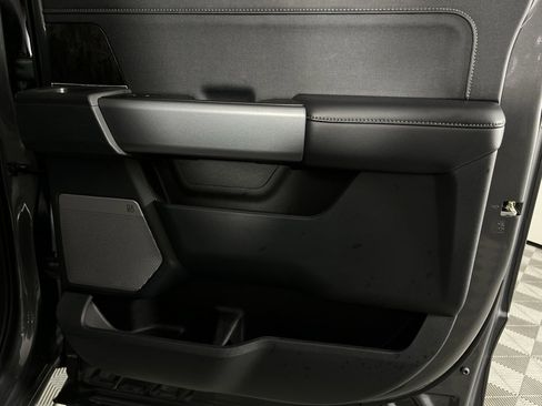 Used 2025 Ford F450 Lariat w/ FX4 Off-Road Package image 31