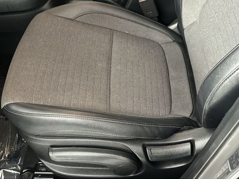 Used 2021 Kia Seltos S FWD image 12