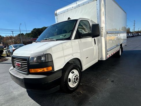Used 2021 GMC Savana 3500 Extended w/ Power Convenience Package image 3