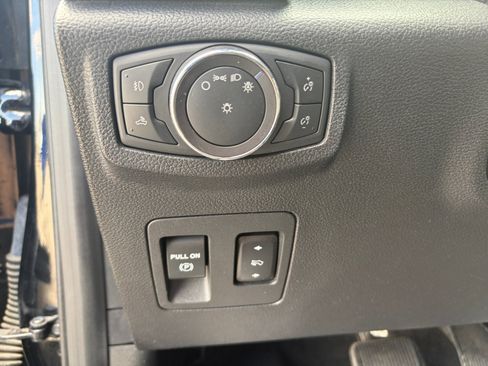 Used 2018 Ford F150 XLT w/ Equipment Group 302A Luxury AWD/4WD image 35