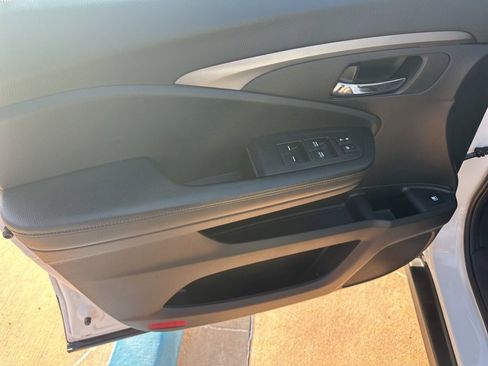 Used 2020 Honda Pilot EX image 6