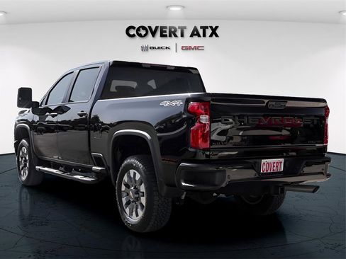 Used 2024 Chevrolet Silverado 2500 Custom w/ Custom Value Package image 3