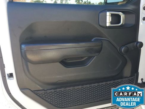 Used 2021 Jeep Gladiator Sport image 42