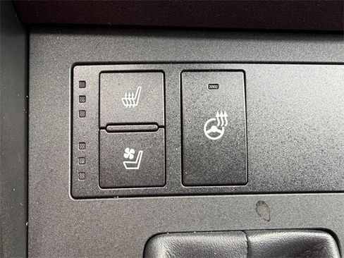 Used 2022 Lexus IS 350 F Sport image 22