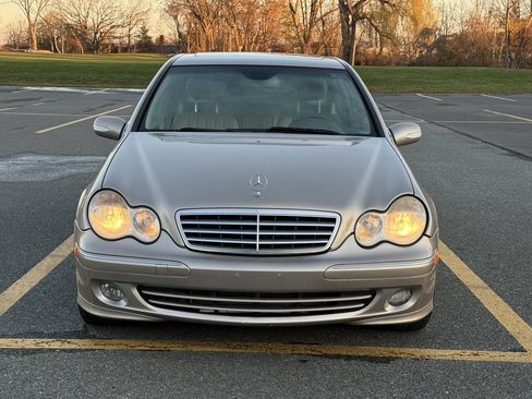Used 2005 Mercedes-Benz C 320 Sedan image 3