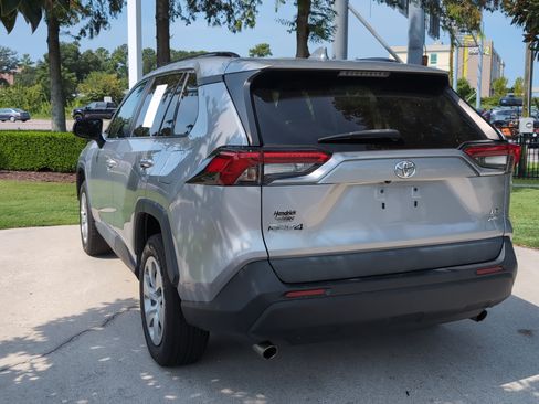 Used 2021 Toyota RAV4 LE AWD/4WD image 8