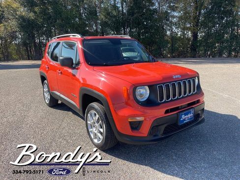 Used 2020 Jeep Renegade Sport w/ Sport Appearance Group image 2