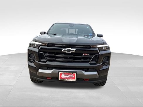 Used 2024 Chevrolet Colorado Z71 w/ Z71 Convenience Package 2 image 9