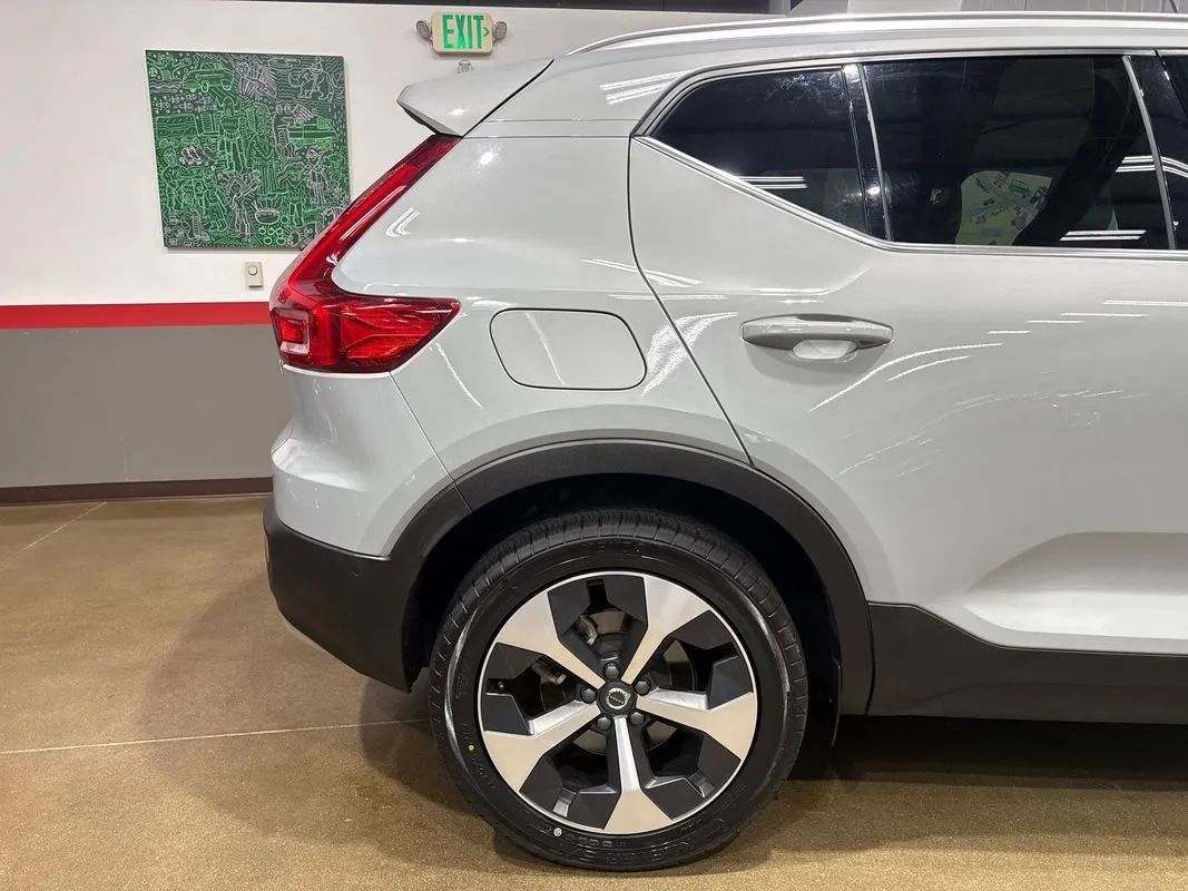 Used 2024 Volvo XC40 B5 Plus AWD/4WD image 64