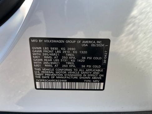 Used 2024 Volkswagen Atlas SEL Premium R-Line AWD/4WD image 31