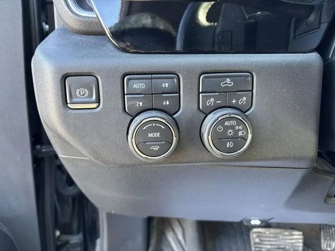 Used 2022 Chevrolet Silverado 1500 RST AWD/4WD image 13