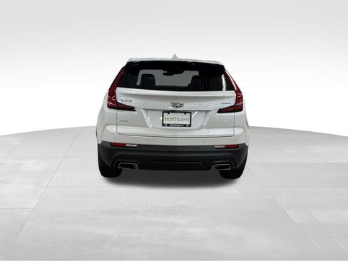 Used 2022 Cadillac XT4 Luxury w/ Cold Weather Package AWD/4WD image 6