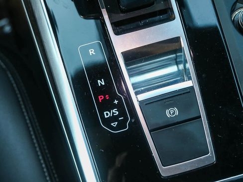 Used 2019 Audi Q8 Premium w/ Convenience Package image 23