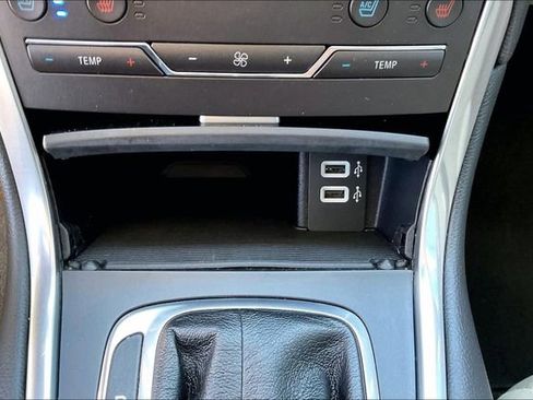 Used 2017 Ford Edge Titanium w/ Equipment Group 301A FWD image 29