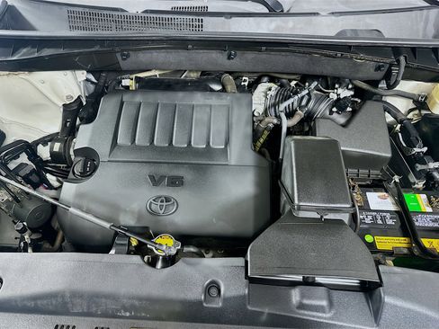 Used 2015 Toyota Highlander Limited image 35