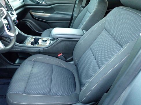 Certified 2023 GMC Acadia SLE w/ Driver Convenience Package image 19