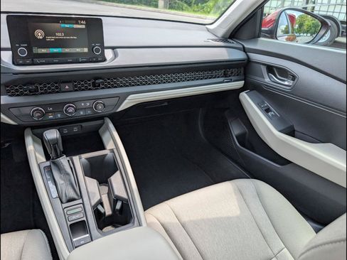 Certified 2024 Honda Accord LX image 9