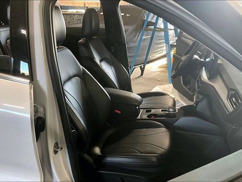 Used 2025 Ford Escape Platinum w/ Premium Technology Package image 7