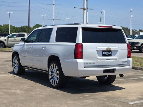 Used 2019 Chevrolet Suburban Premier RWD image 7