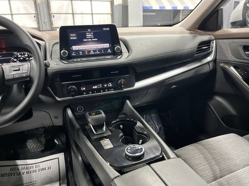 Used 2023 Nissan Rogue SV AWD/4WD image 25