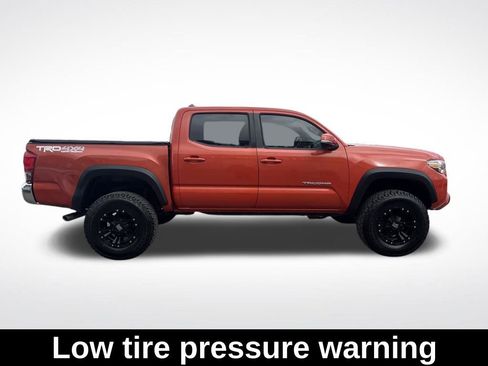 Used 2016 Toyota Tacoma TRD Off-Road w/ Towing Package image 7