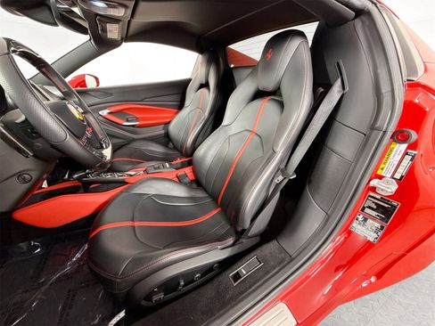 Certified 2021 Ferrari F8 Tributo image 9