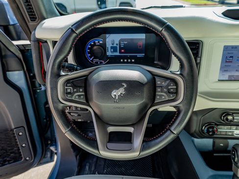 Used 2023 Ford Bronco Heritage Edition image 18
