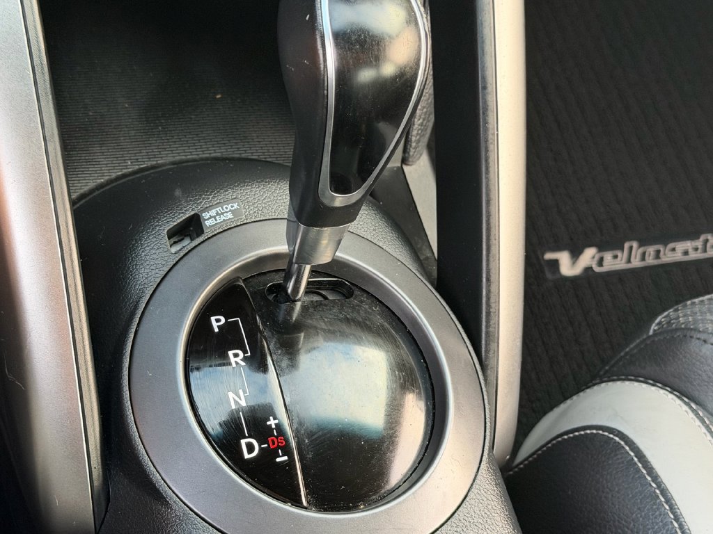 Used 2016 Hyundai Veloster Turbo FWD image 21