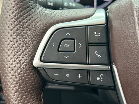 Used 2023 Toyota Sienna Platinum image 36