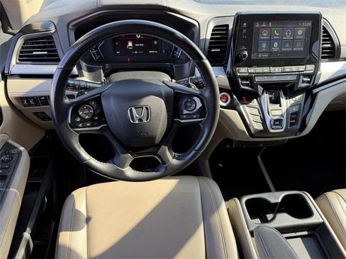 Used 2023 Honda Odyssey Touring image 12