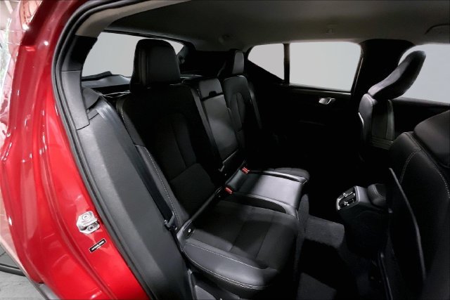 Used 2020 Volvo XC40 T5 Momentum AWD/4WD image 29