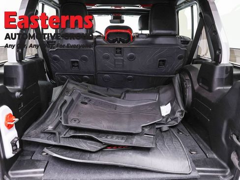 Used 2020 Jeep Wrangler Unlimited Rubicon AWD/4WD image 9