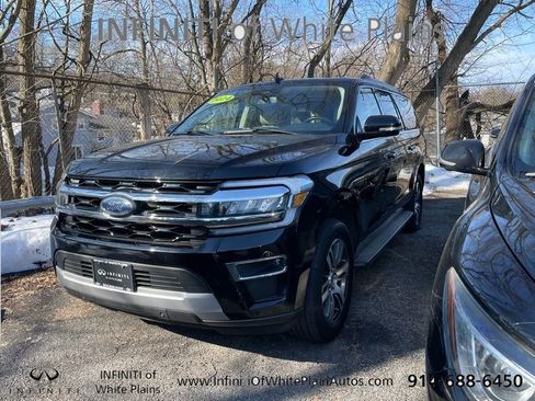 Used 2024 Ford Expedition Max Limited AWD/4WD image 2