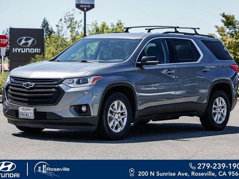 Used 2021 Chevrolet Traverse LT FWD image 1